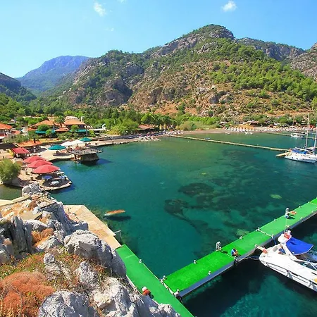 Alarga Sail Boutique & Yacht Club Resort 4*