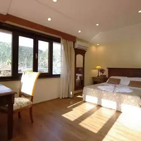 Alarga Sail Boutique & Yacht Club Resort