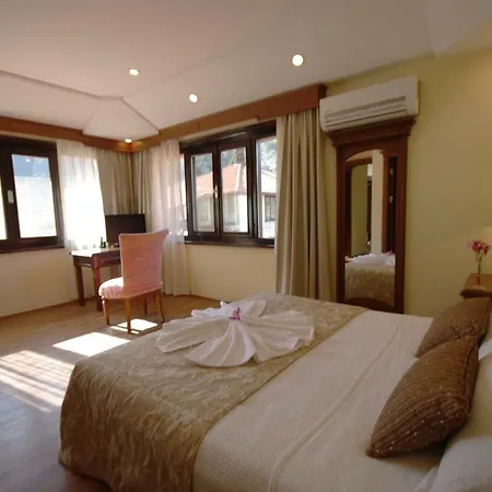 Alarga Sail Boutique & Yacht Club 4* מרמריס