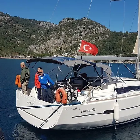 Θέρετρο Alarga Sail Boutique & Yacht Club Μαρμαρίς